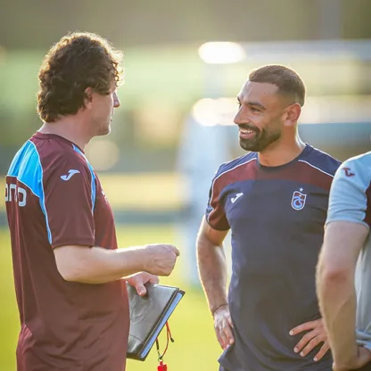 محمد صلاح ومدربه فاتح تقي خلال تدريبات طرابزون سبور - 6 أغسطس 2026
