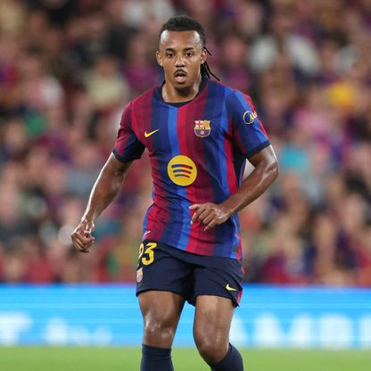 كوندي يمنح فليك الأمل بعد أسبوع عصيب لبرشلونة