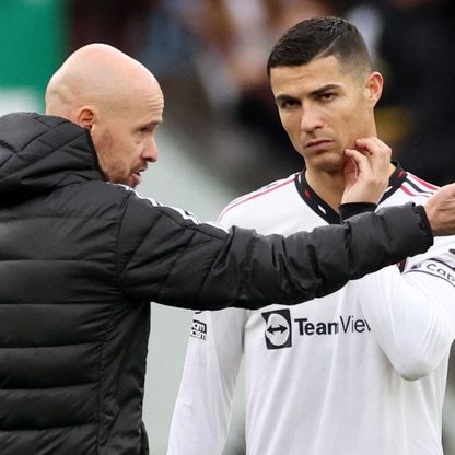 فريد لاعب مانشستر يونايتد السابق يفضح كواليس صدام رونالدو وتين هاغ