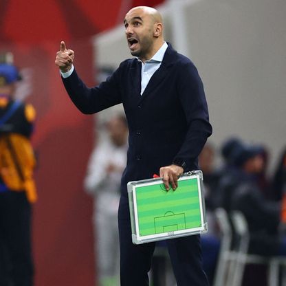 وليد الركراكي يرد على اتهامه بـ"العناد" ويتحدث عن مواجهة الجزائر المحتملة