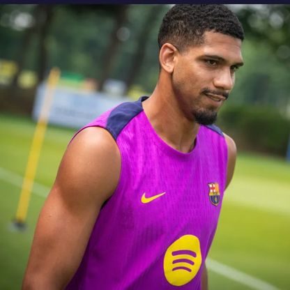 هل يرحل أراوخو عن برشلونة في الميركاتو؟ اللاعب يوضح الأمر