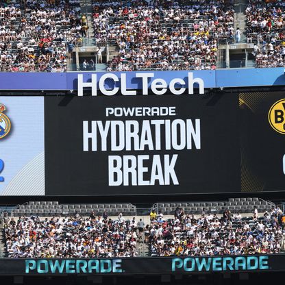 "فيفا" يعتمد فترات ترطيب إلزامية في كل مباريات كأس العالم 2026