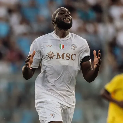 روميلو لوكاكو مهاجم نابولي خلال مباراة سورينتو الودية - 10 أغسطس 2025