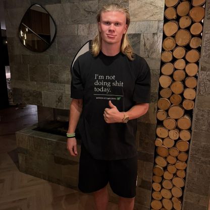 هالاند يكشف لأول مرة تفاصيل غريبة عن حياته عبر قناته في "يوتيوب"