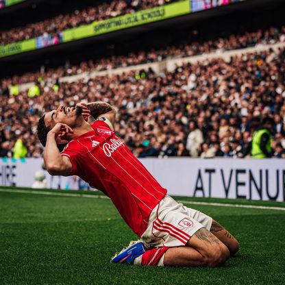 نوتنغهام فورست يُغرق توتنهام بثلاثية ويقربه أكثر من شبح الهبوط