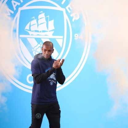 فيرناندينيو نجم مانشستر سيتي السابق يعلن اعتزاله كرة القدم