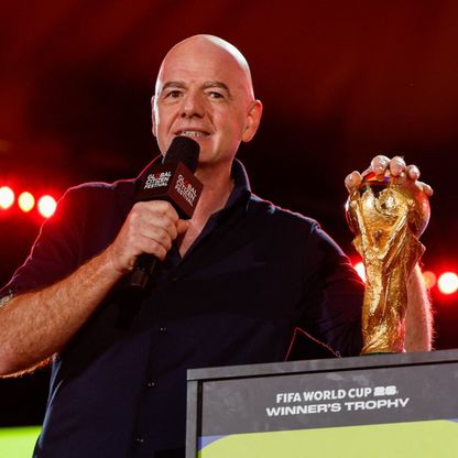 إنفانتينو: إقامة المباريات المحلية في الخارج مخاطرة كبيرة