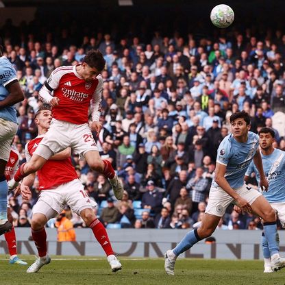 اقتراح بتغيير كرات القدم لتقليص تأثير ضربات الرأس على الدماغ