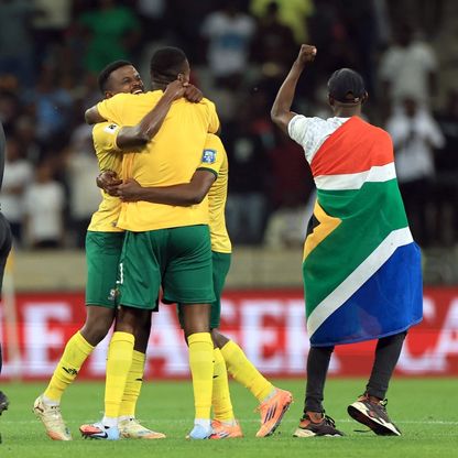 جنوب إفريقيا تتأهل إلى كأس العالم بالفوز على رواندا ونيجيريا إلى الملحق