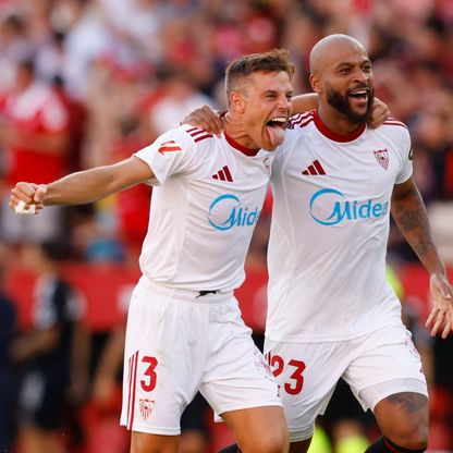 طوفان إشبيلية يسحق برشلونة ويحافظ لريال مدريد على قمة الليغا