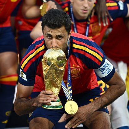 ريال مدريد يبدأ "اتصالاته الرسمية" لضم رودري من مانشستر سيتي