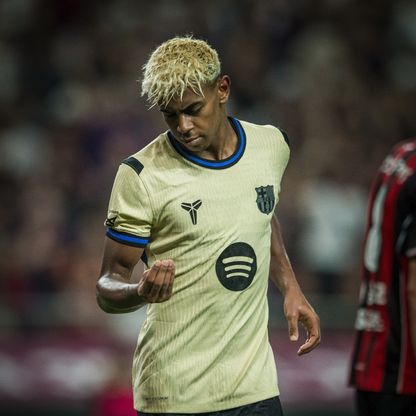 يامال: التسجيل بالقميص رقم 10 مع برشلونة حلم راودني منذ صغري