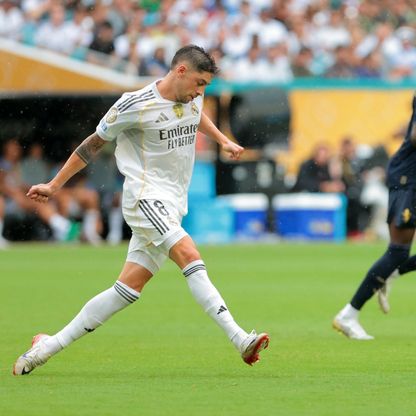 فالفيردي يحصد جائزة ويفتخر بقيادة ريال مدريد ويشيد بغونزالو