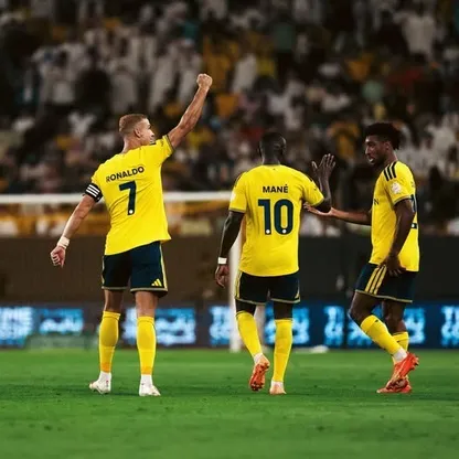 كريستيانو رونالدو مهاجم النصر السعودي يحتفل بهدفه في شباك الاتفاق وإلى جواره ساديو ماني وكينغسلي كومان - 28 أغسطس 2026