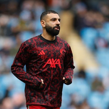 المنسق الإعلامي لمنتخب مصر يشن هجوماً حاداً على سلوت بسبب صلاح