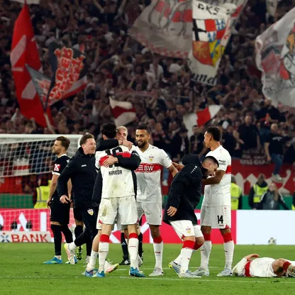 لاعبو شتوتغارت يحتفلون بعد التأهل لنهائي كأس ألمانيا - 23 أبريل 2026