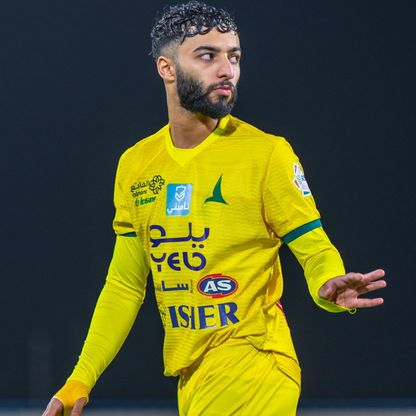 الأهلي السعودي يضم صالح أبو الشامات من الخليج حتى 2028