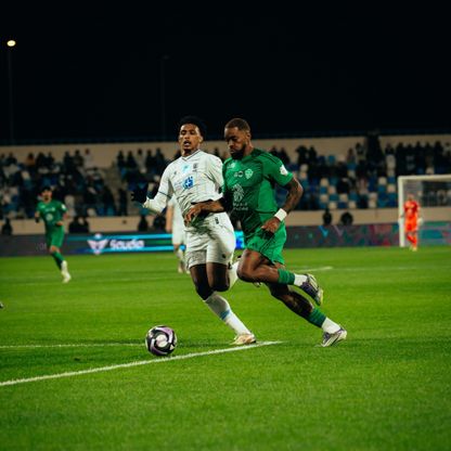 إيفان توني الأفضل وفراس البريكان بين الأسوأ في مباراة الأهلي والأخدود