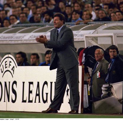 أسطورة ليفربول ومدرب سابق لريال مدريد يعاني من الخرف