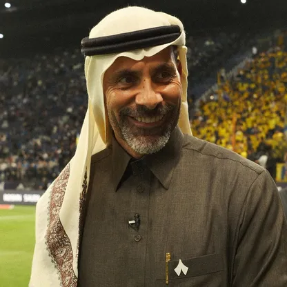 ريو فرديناند نجم إنجلترا السابق خلال حضور مباراة الهلال والنصر في دوري روشن - 12 يناير 2026