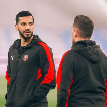 "موسى التعمري شعر بالإهانة".. توتر وأزمة بين مدرب ستاد رين ولاعبيه