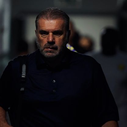 شاهد.. بطاقة حمراء مبكرة تُربك النصر أمام الاتفاق