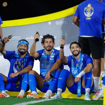 نيوم يحتفل بلقبه وصعوده التاريخي إلى دوري روشن السعودي