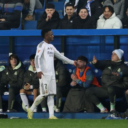 توتر في ريال مدريد وعرض إنجليزي مغرٍ.. هل يرحل فينيسيوس جونيور؟