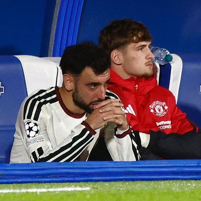برونو فرنانديز احتياطياً لأول مرة مع مانشستر يونايتد بالدوري الإنجليزي