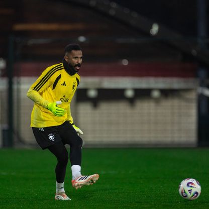 العويس وعبد الحميد يقودان تشكيلة السعودية أمام صربيا