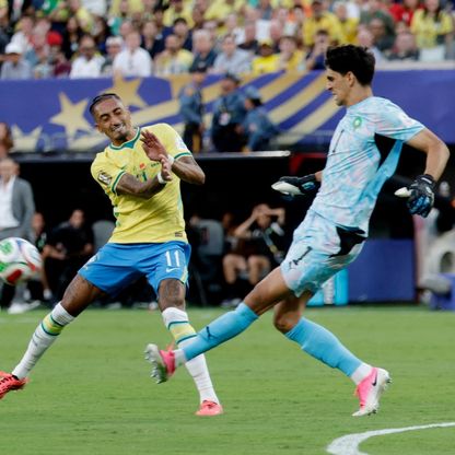 ياسين بونو يهدد الدعيع ويقترب من رقمين قياسيين بكأس العالم