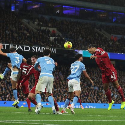 بعد غضب ليفربول.. ويب يكشف كواليس قرار التسلل المثير للجدل