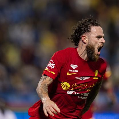 القادسية يحيي آماله بفوز قاتل على نيوم.. والسومة يعيد توازن الحزم