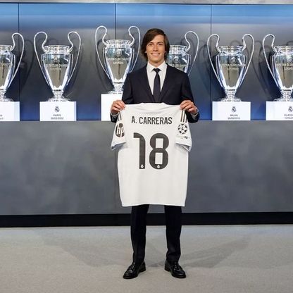 كاريراس: أنا فخور بالدفاع عن شعار أفضل نادٍ في العالم