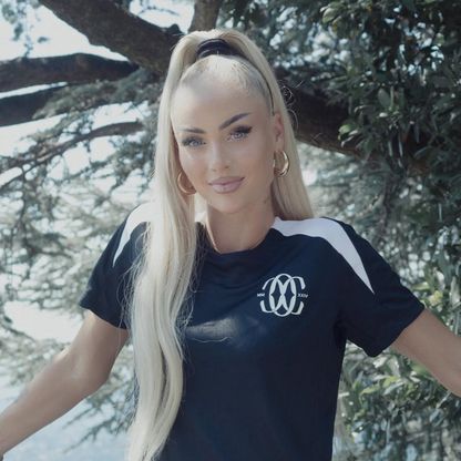 نجمة كومو أليشا ليمان تطالب اللصوص بالتنظيف بعد سرقة منزلها