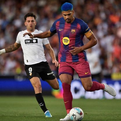 برشلونة وفالنسيا متعادلان في الشوط الأول بختام الدوري الإسباني