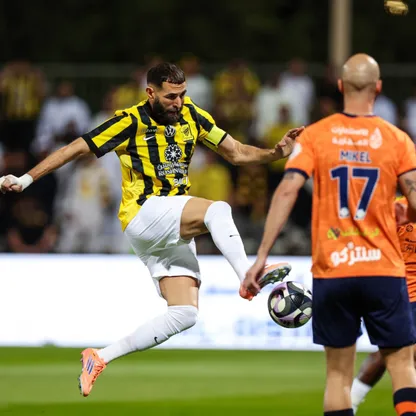 كريم بنزيما قائد الاتحاد بمواجهة الفيحاء في دوري روشن السعودي - 17 أكتوبر 2025