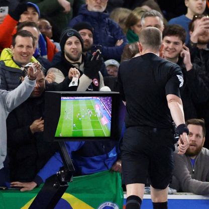 لماذا تقنية حكم الفيديو ليست جيدة في كرة القدم مثل الرياضات الأخرى؟