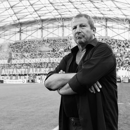 مارسيليا ينعى مدربه السابق رولان كوربيس عن عمر 72 عاماً