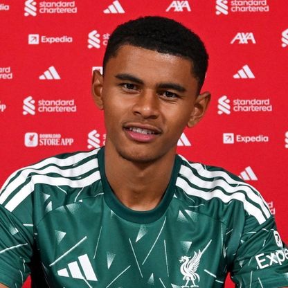 ليفربول يضم حارس جينك الشاب مع إيقاف التنفيذ