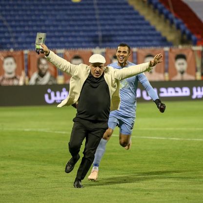 الجزائري نور الدين زكري مدرباً جديداً للخلود خلفاً لدوراتي