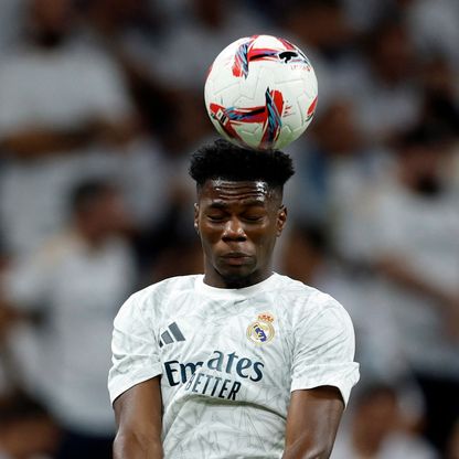 أنشيلوتي يستفز مشجعي ريال مدريد بخصوص أداء "المدافع" تشواميني