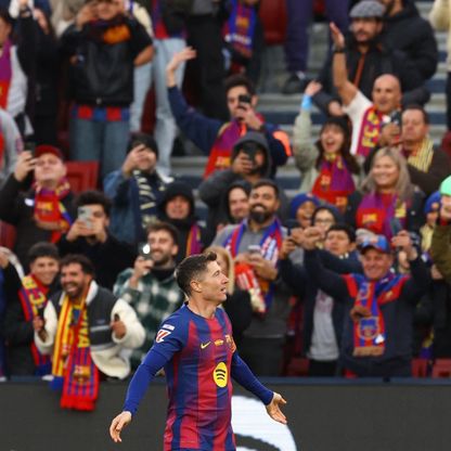 روبرت ليفاندوفسكي يدخل تاريخ برشلونة في يوم استثنائي بكامب نو