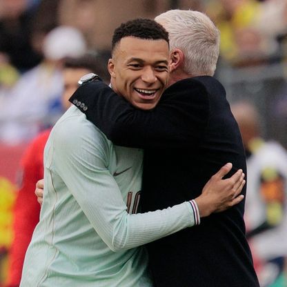 شاهد.. فرنسا تهزم البرازيل رغم طرد أوباميكانو