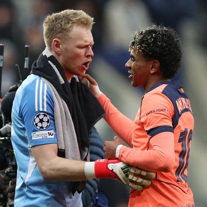 غضب عارم في نيوكاسل من حكم مواجهة برشلونة بسبب لامين يامال