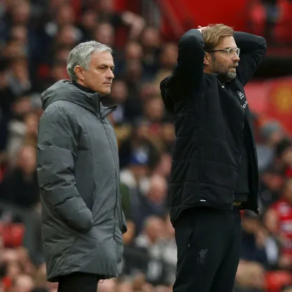 جوزيه مورينيو ويورغن كلوب خلال مباراة بين مانشستر يونايتد وليفربول - 10 مارس 2018