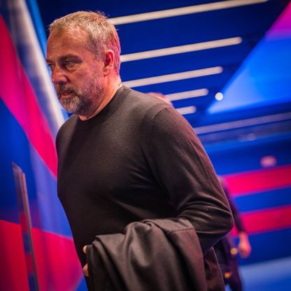 فليك سعيد بالضغط على ريال مدريد ويتجنب التعليق على مستقبل تشابي