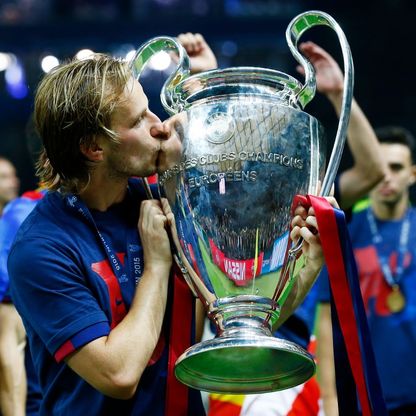 راكيتيتش يودع كرة القدم بعد مسيرة حافلة في الملاعب الأوروبية