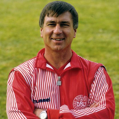 وفاة سيب بيونتيك مدرب منتخب الدنمارك المثير في الثمانينات