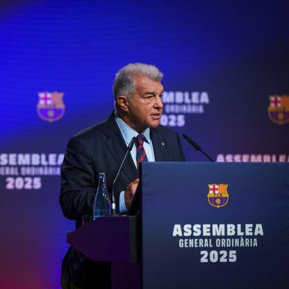 جوان لابورتا "فوجئ" بالطوفان في "كامب نو" ومنزعج من قضية درو